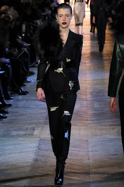 Look 8
